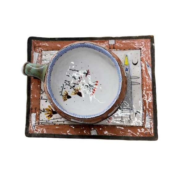 Hand thrown pottery teacup and saucer - Picture 3 of 5